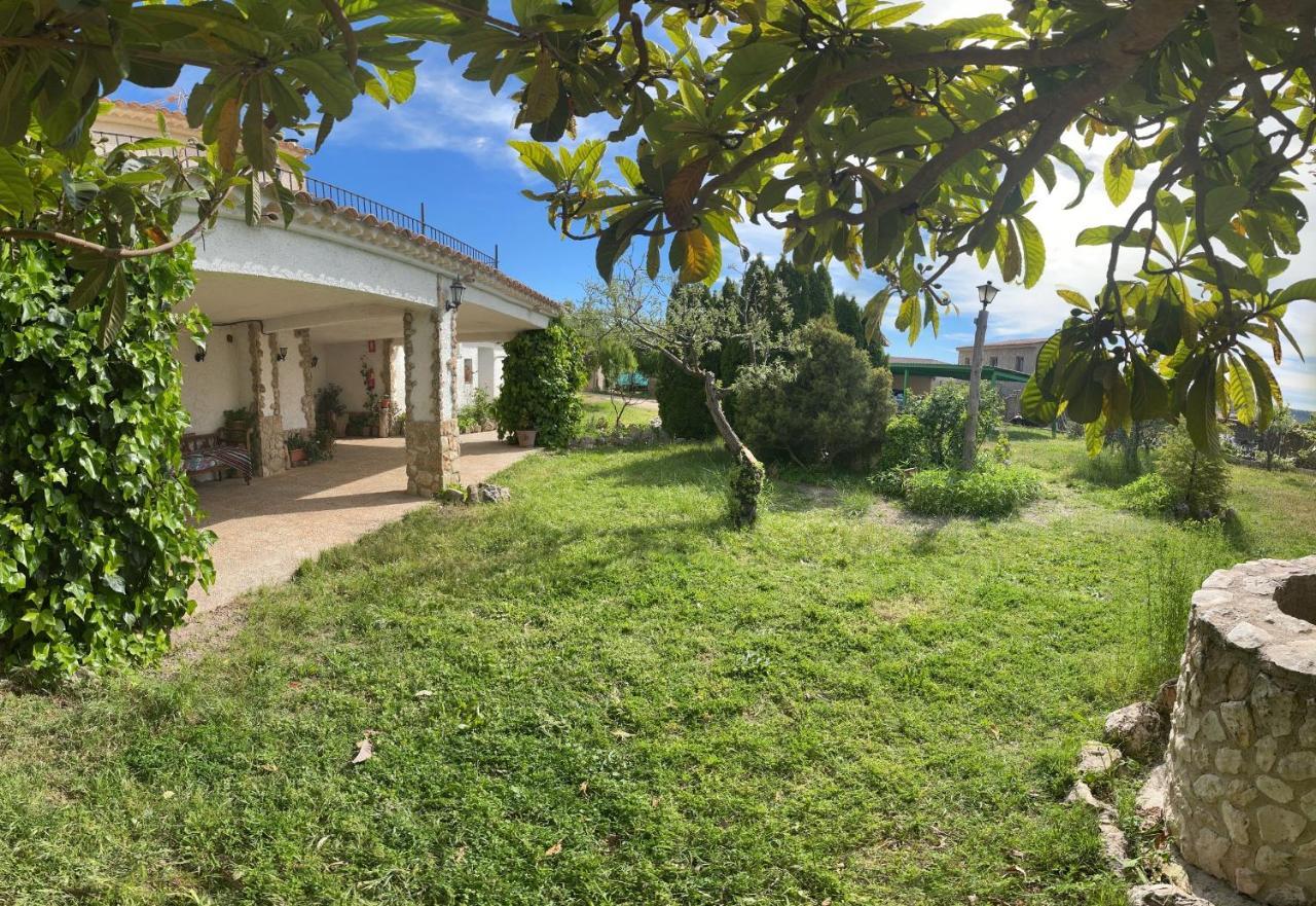 Casa Rural La Granja 莱图尔 外观 照片