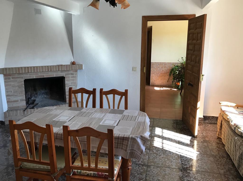 Casa Rural La Granja 莱图尔 外观 照片