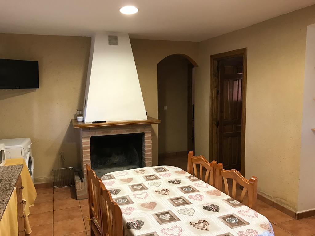 Casa Rural La Granja 莱图尔 外观 照片